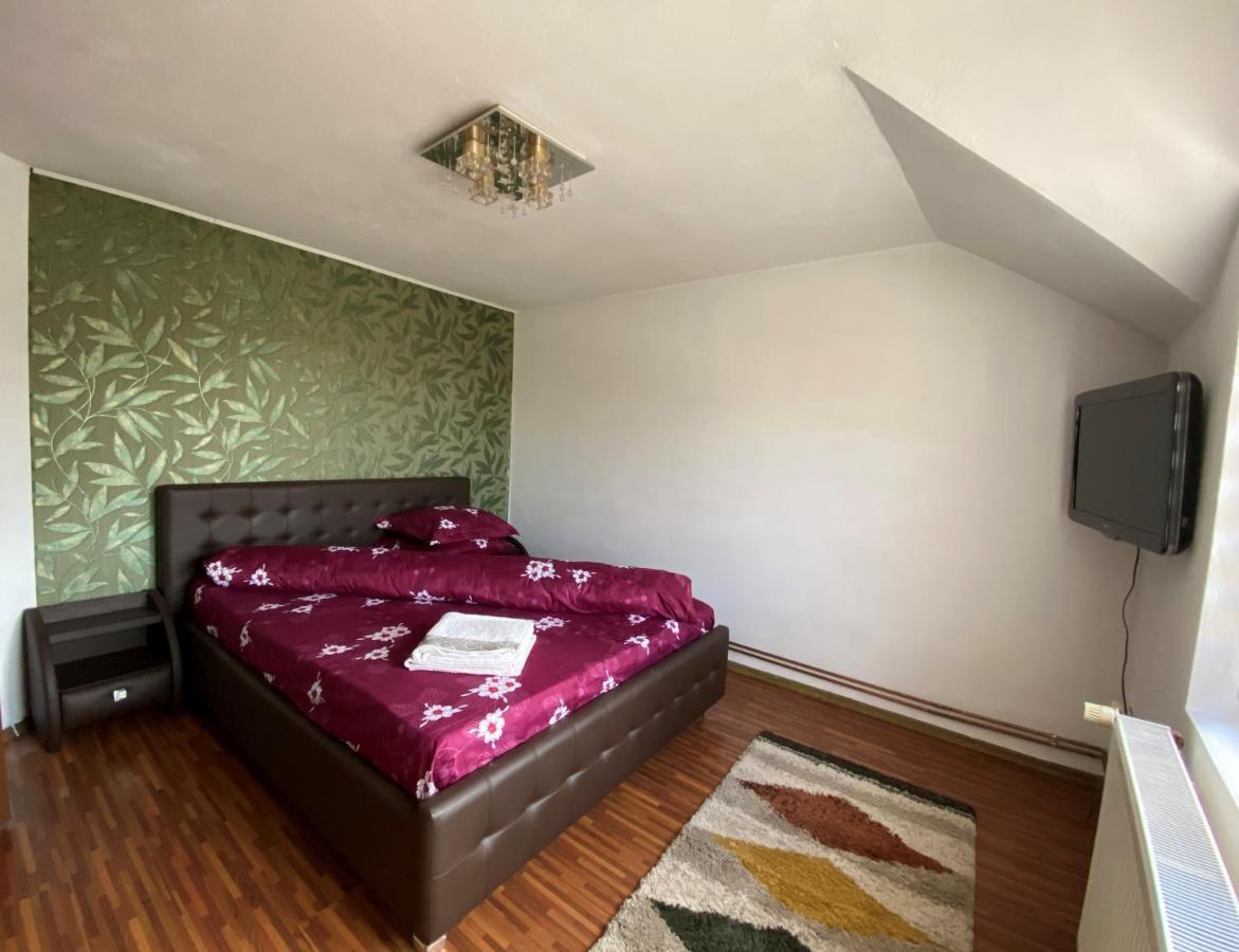 Hotel Micul Popas à Novaci-Străini Extérieur photo