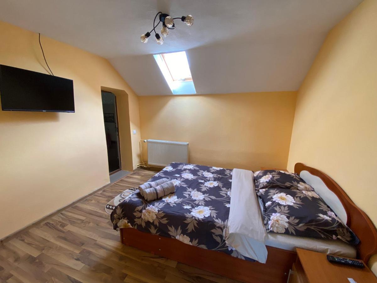 Hotel Micul Popas à Novaci-Străini Extérieur photo
